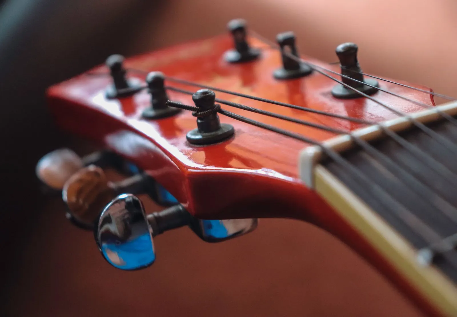 Can a Warped Guitar Neck Be Repaired?