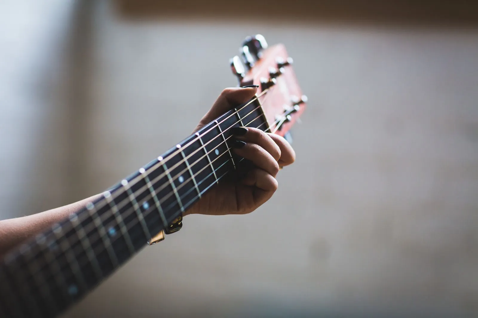 Signs Your Guitar Neck Needs Professional Attention